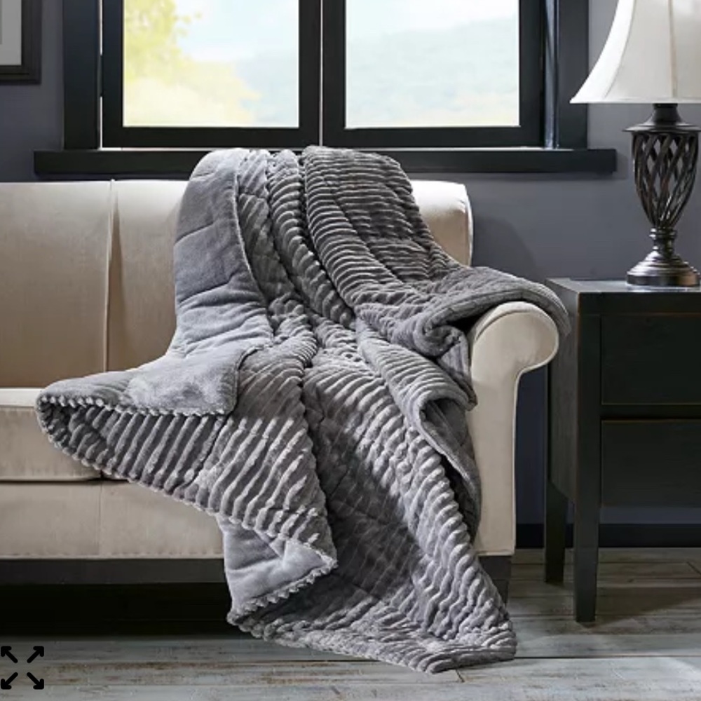 NEW Madison Park Ultra Plush Luxurious Gray Throw Blanket